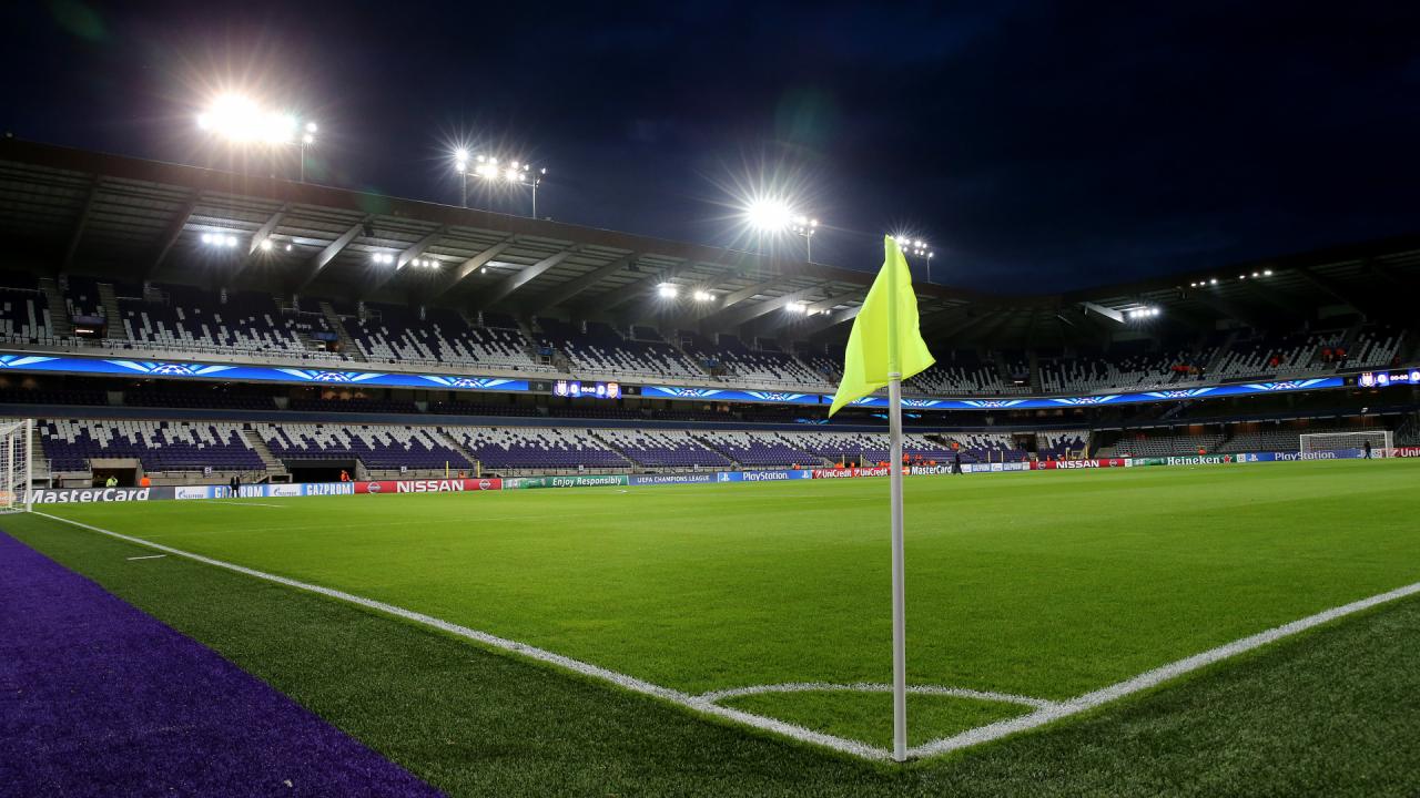 Pitera Yuirs verslaan Takone Eagels