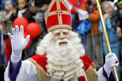 Pakjesavond in verschillende districten. Hoe vieren districten Sinterklaas?