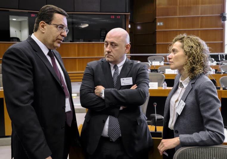 Pitera stelt Nationale Top voor