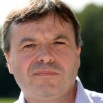 Phillip Edwards treed af